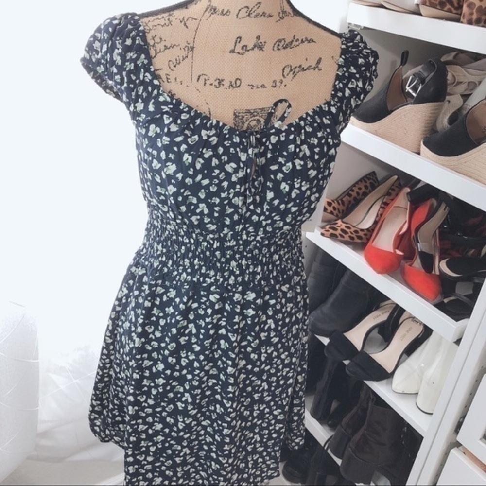 Flora dress - Picture 4 of 6